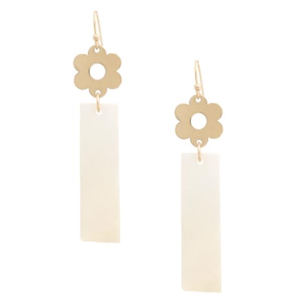 DAISY FLOWER RECTANGLE BAR EARRING