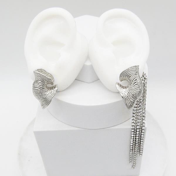 RUFFLE METAL RHINESTONE CHAIN METAL EARRING