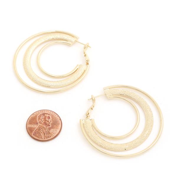 SODAJO TEXTURED TRIPLE GOLD DIPPED EARRING