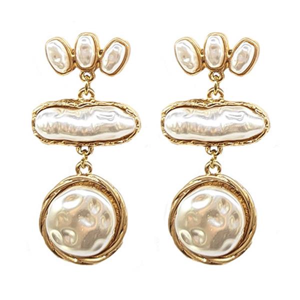 PEARL DANGLE EARRING