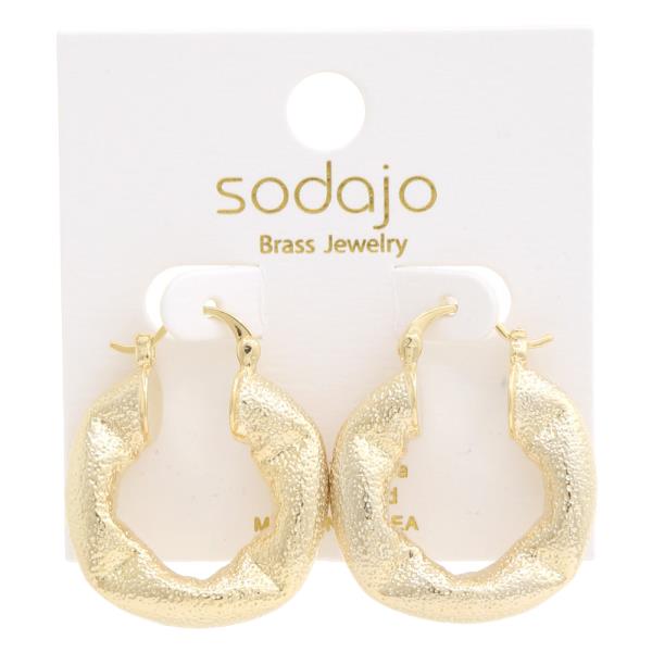 SODAJO WAVY TEXTURED GOLD DIPPED HOOP EARRING