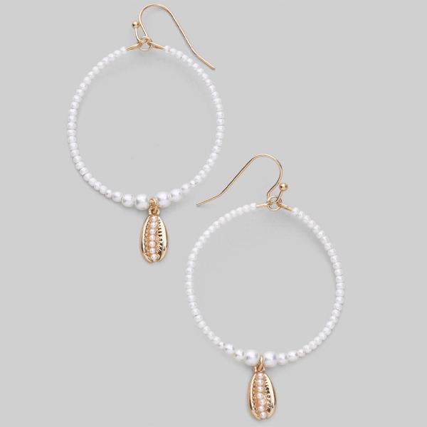 ROUND PEARL SHELL DANGLE EARRING