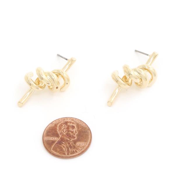 SODAJO KNOT METAL GOLD DIPPED EARRING