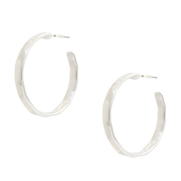 METAL HOOP EARRING