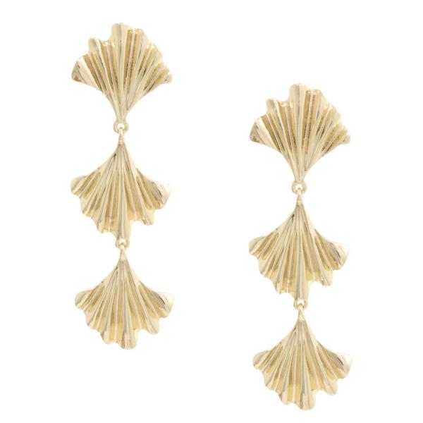 RUFFLE METAL EARRING