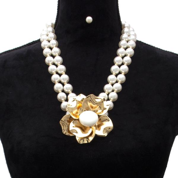 CHUNKY FLOWER METAL PEARL BEAD NECKLACE