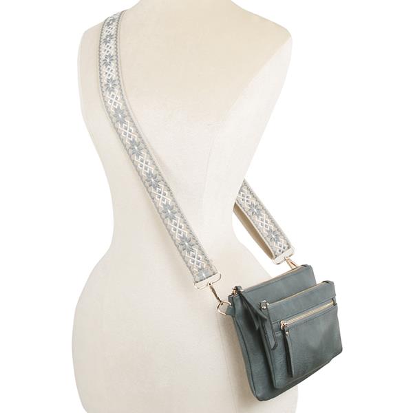 SMOOTH ZIPPER CROSSBODY W DESIGN STRAP