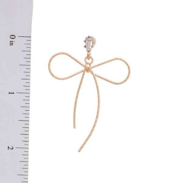 SDJ METAL RIBBON BOW DANGLE EARRING