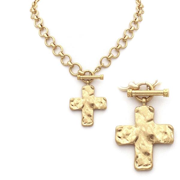 METAL PEARL CROSS PENDANT NECKLACE