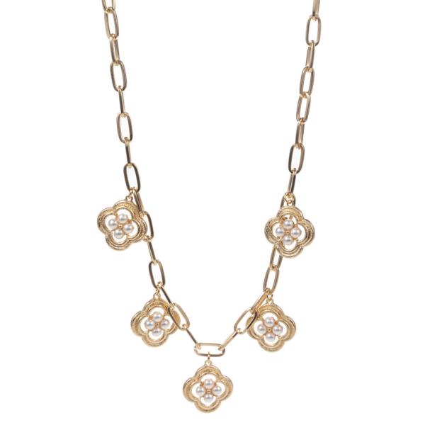 CLOVER SHAPED METAL SHORT NECKLACE