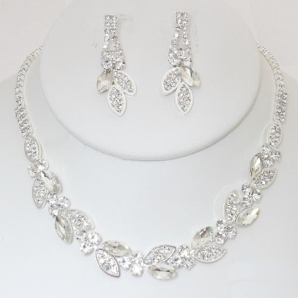LEAF PATTERN RHINESTONE NECKLACE
