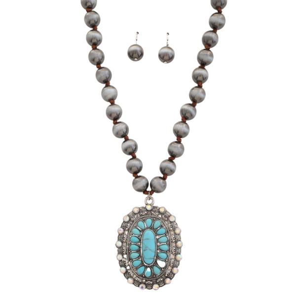 WESTERN CONCHO PENDANT BEADED NECKLACE