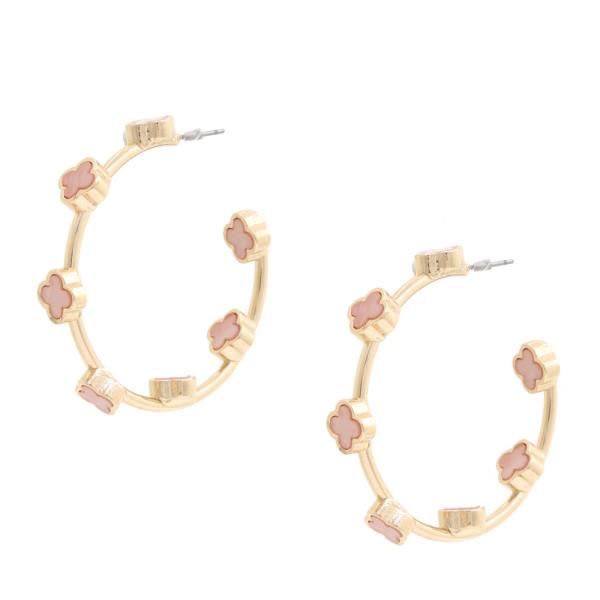 CLOVER STATION OPEN HOOP EARRING