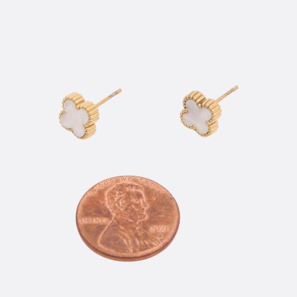 DAINTY CLOVER STUD EARRING