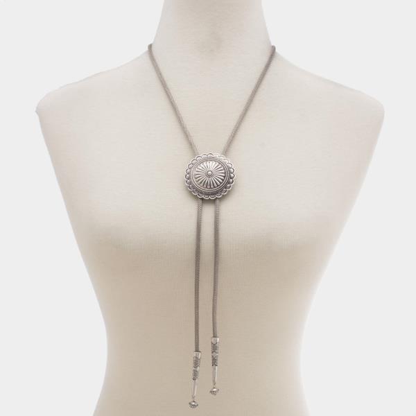 WESTERN STYLE CONCHO NECKLACE