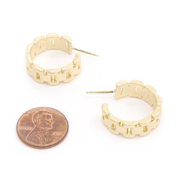 OPEN HOOP METAL EARRING