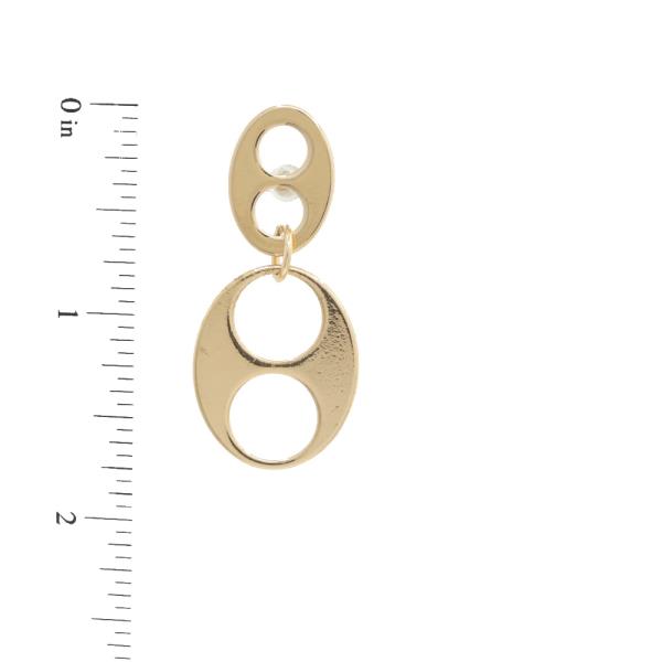 OVAL LINK METAL EARRING