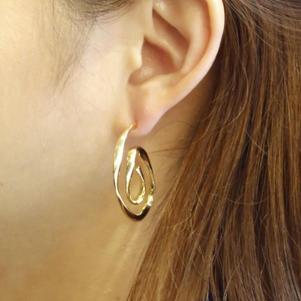 14K GOLD/WHITE GOLD DIPPED SWIRL HOOP EARRING