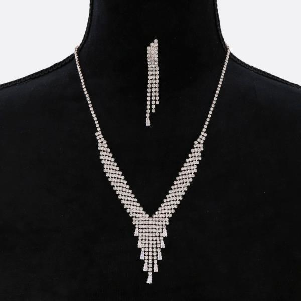 V SHAPE RHINESTONE NECKLACE