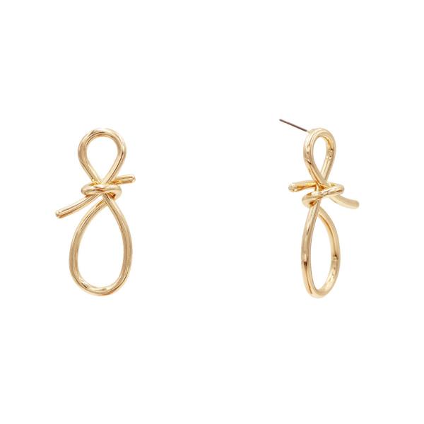 METAL KNOT POST EARRING