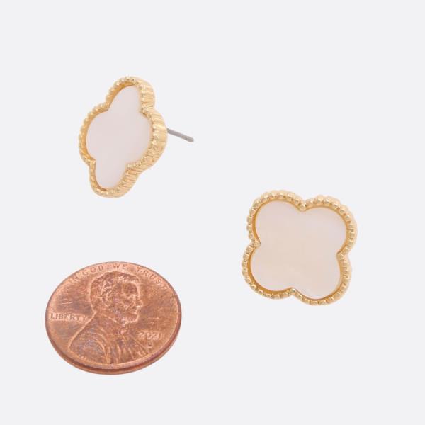 MOTHER OF PEAL CLOVER STUD EARRING