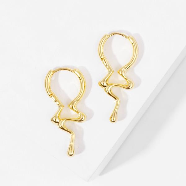 GOLD DIPPED HOOP EARRING