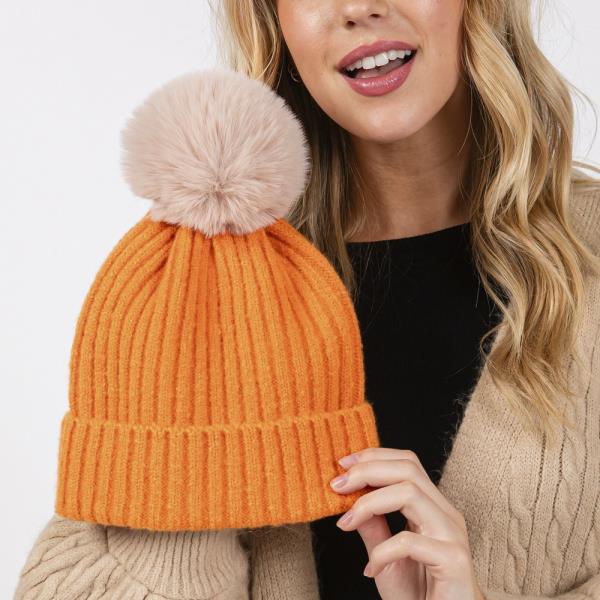 SOLID COLOR POM POM TWO TONE BEANIE