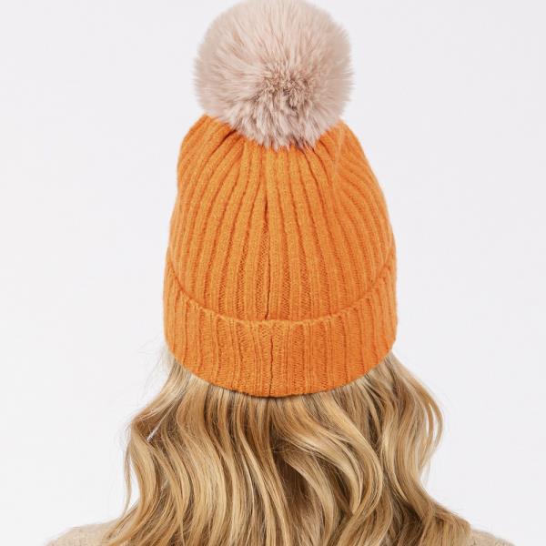 SOLID COLOR POM POM TWO TONE BEANIE