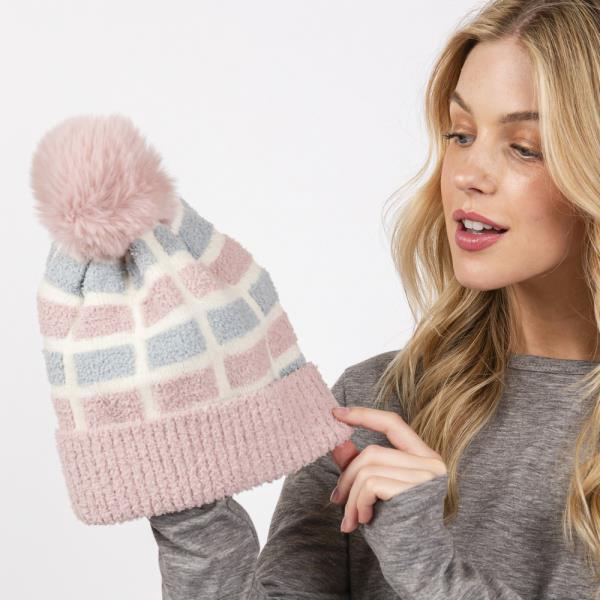 COZY COLOR BLOCKED POM POM BEANIE