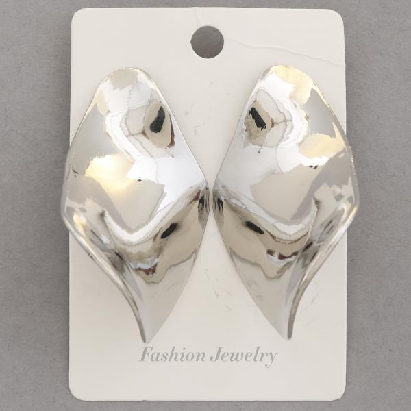 PETAL METAL EARRING