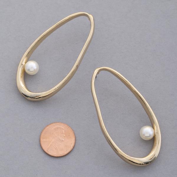 PEARL BEAD OVAL METAL EARRING