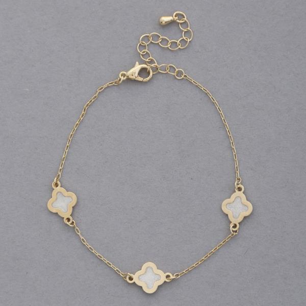 CLOVER CHARM STATION OVAL LINK BRACELET