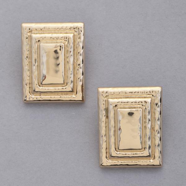 HAMMERED METAL RECTANGLE SHAPE EARRING