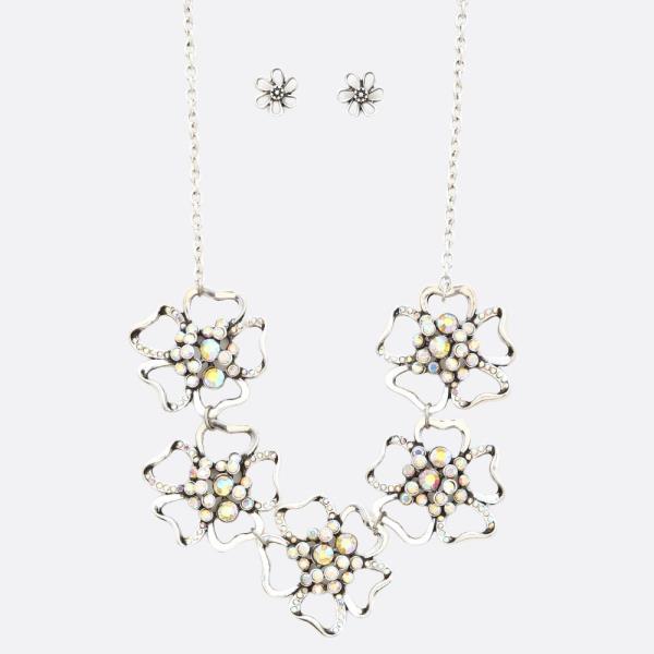 FLOWER RHINESTONE LINK NECKLACE