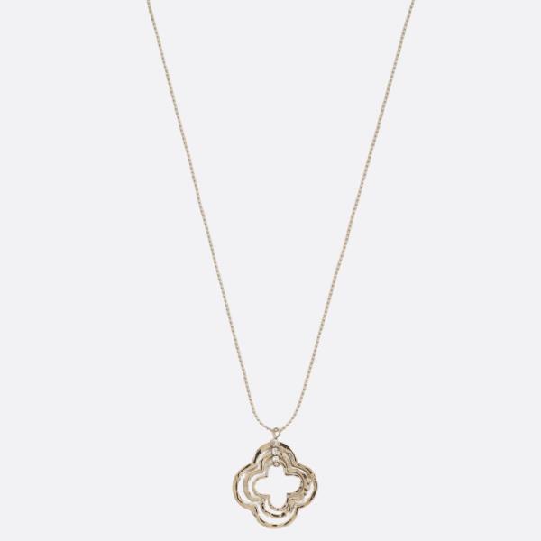 TRIPLE CLOVER PENDANT METAL NECKLACE