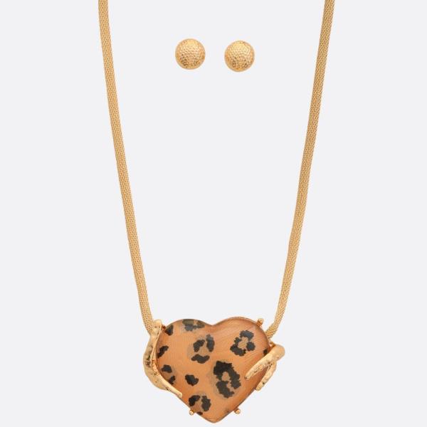 ANIMAL PRINT HEART PENDANT NECKLACE