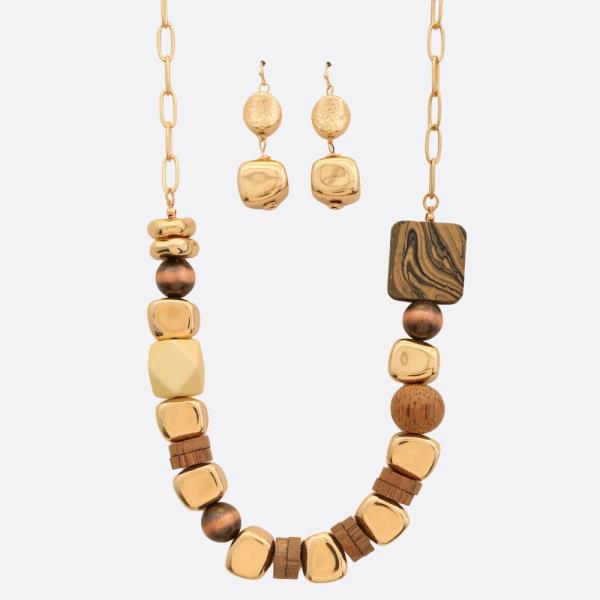 WOOD DISC METAL BEAD NECKLACE