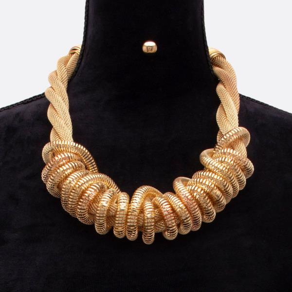 CHUNKY TWISTED METAL NECKLACE