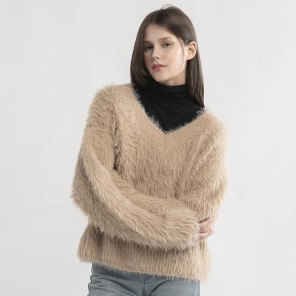 FUZZY EYELASH SWEATER