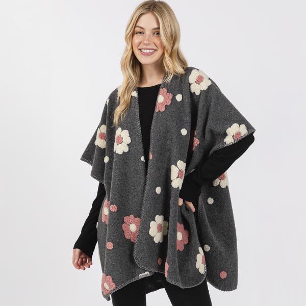 FLEECE FLOWER DETAILED KIMONO