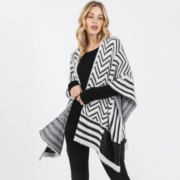 FUZZY CHEVRON PATTERN RUANA