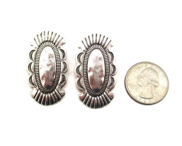 WESTERN STYLE EARRING