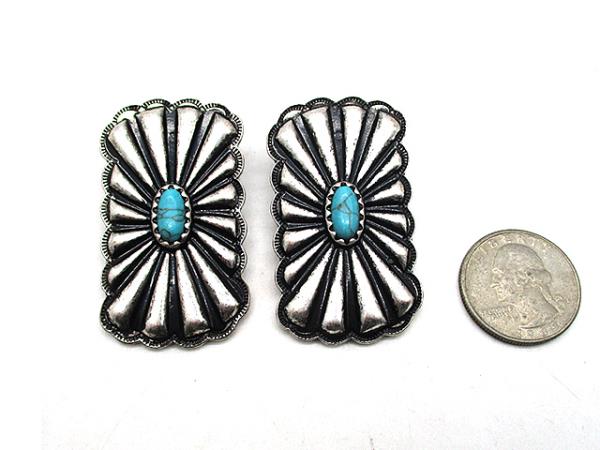 WESTERN STYLE EARRING