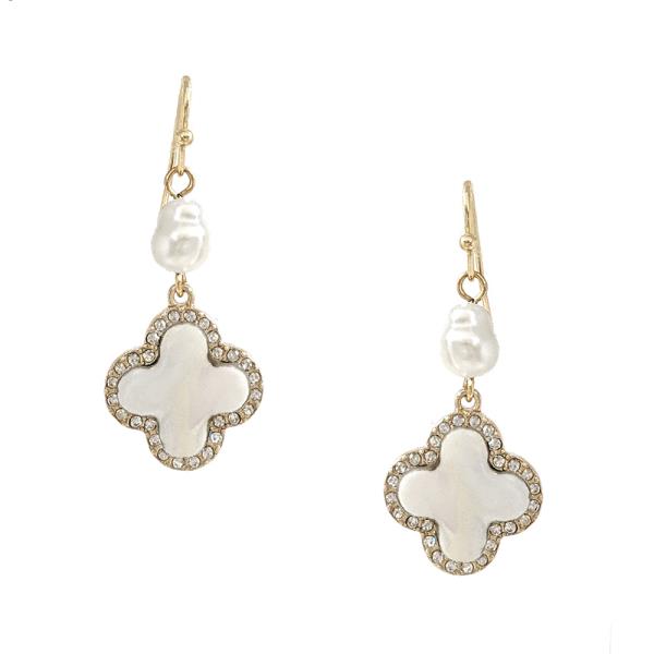 MOTHER OF PEARL CLOVER DANGLE EARRING