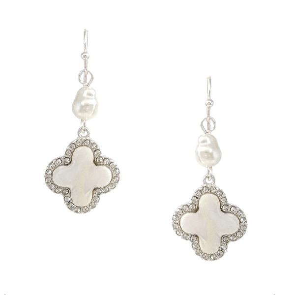 MOTHER OF PEARL CLOVER DANGLE EARRING