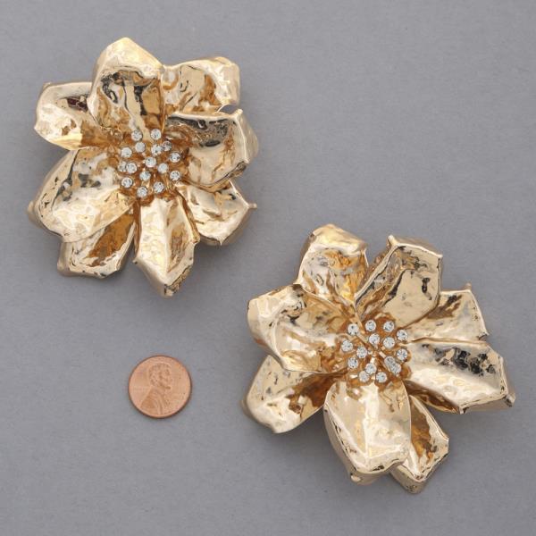 FLOWER RHINESTONE METAL EARRING