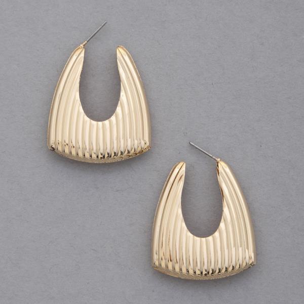 LINED METAL DANGLE EARRING