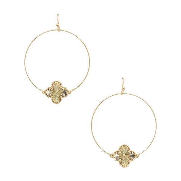 TEXTURED CLOVER ACCENT HOOP EARRING