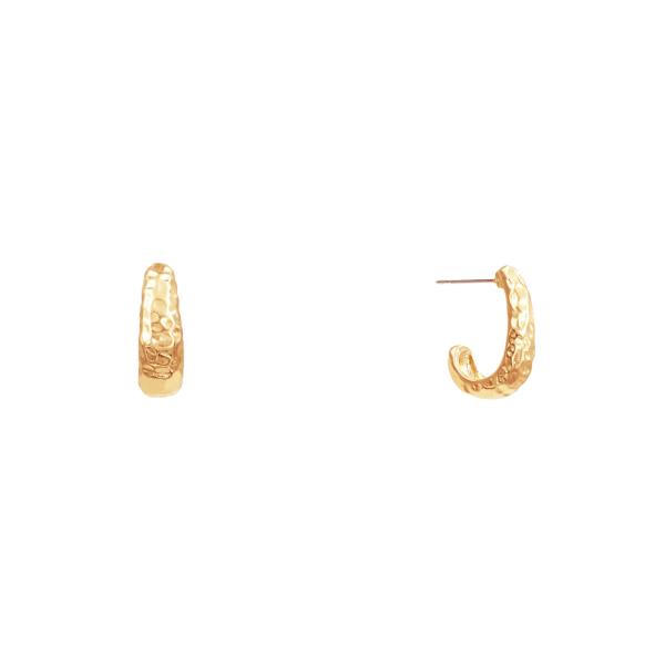 TEXTURED C METAL HOOP EARRING