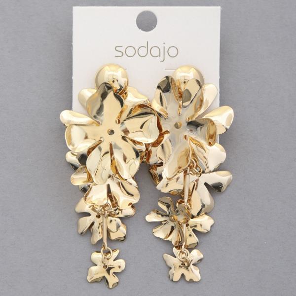 SODAJO TRIPLE FLOWER METAL DANGLE EARRING